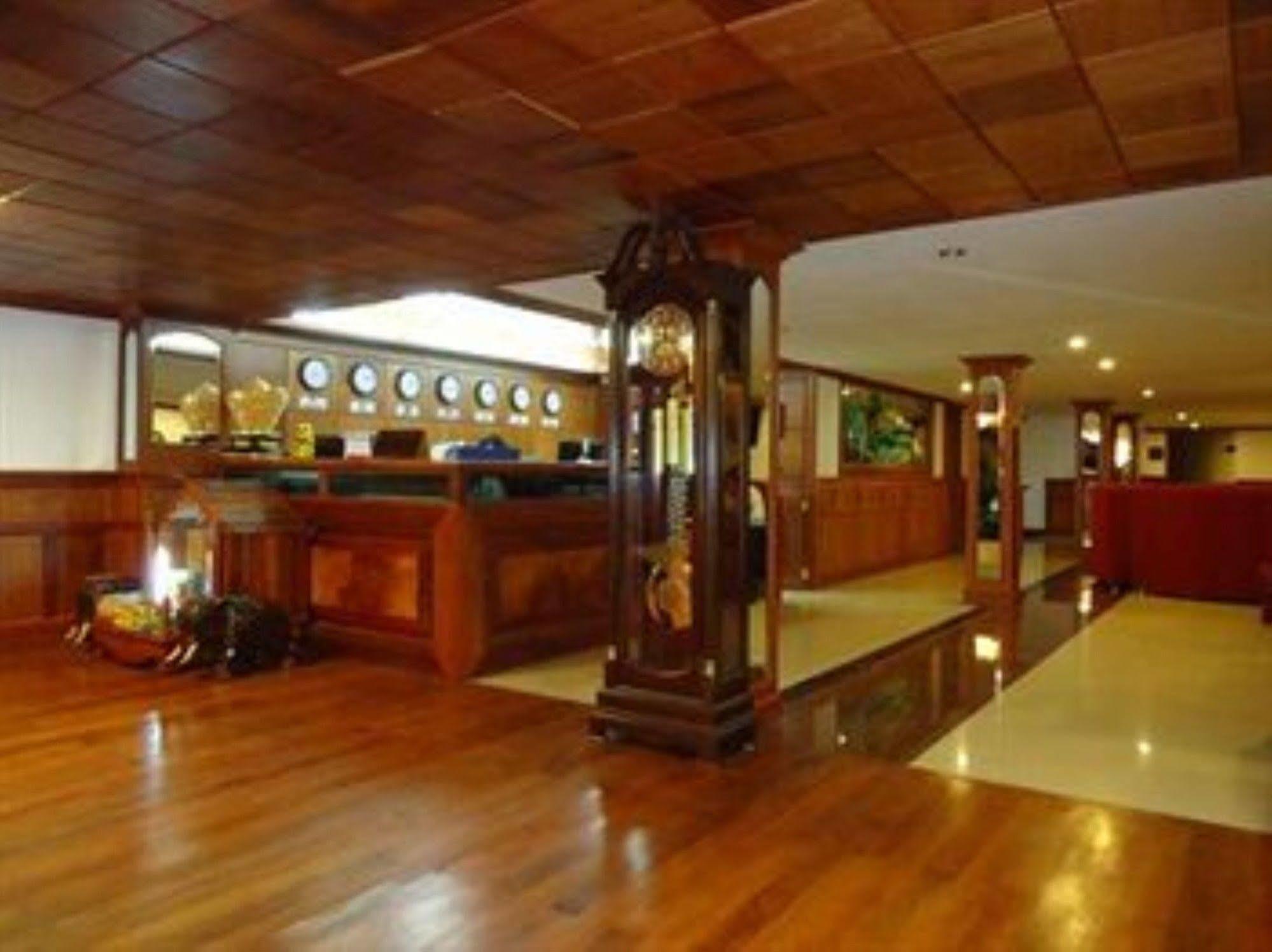 פנום פן Wei Si Deng Hotel & Restaurant מראה חיצוני תמונה