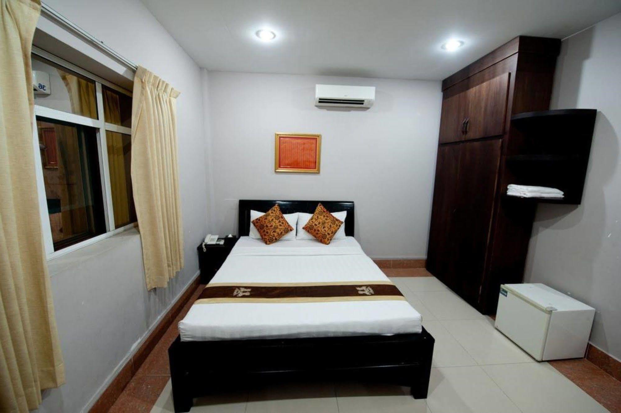 פנום פן Wei Si Deng Hotel & Restaurant מראה חיצוני תמונה