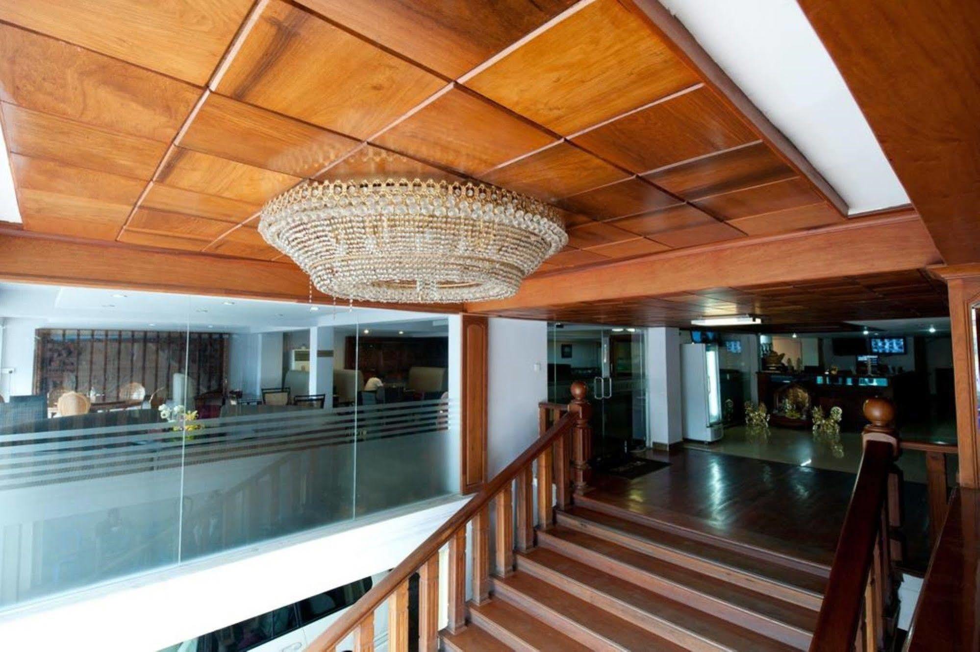 פנום פן Wei Si Deng Hotel & Restaurant מראה חיצוני תמונה